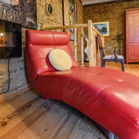 1 Bedroom Beautiful Home In Les Loges-Marchis Hébergement de vacances *