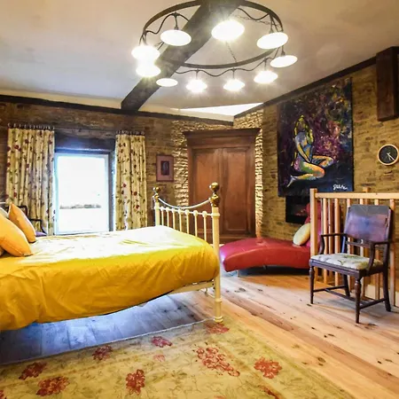 1 Bedroom Beautiful Home In Les Loges-Marchis Hébergement de vacances *