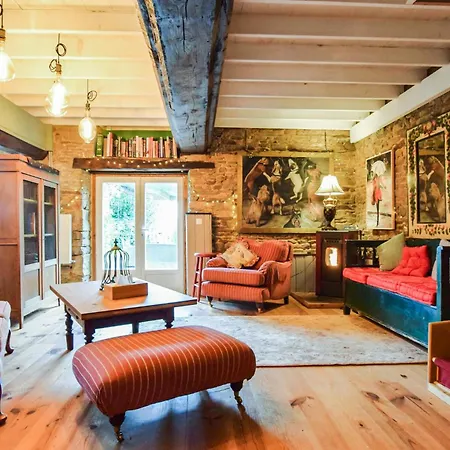 1 Bedroom Beautiful Home In Les Loges-Marchis
