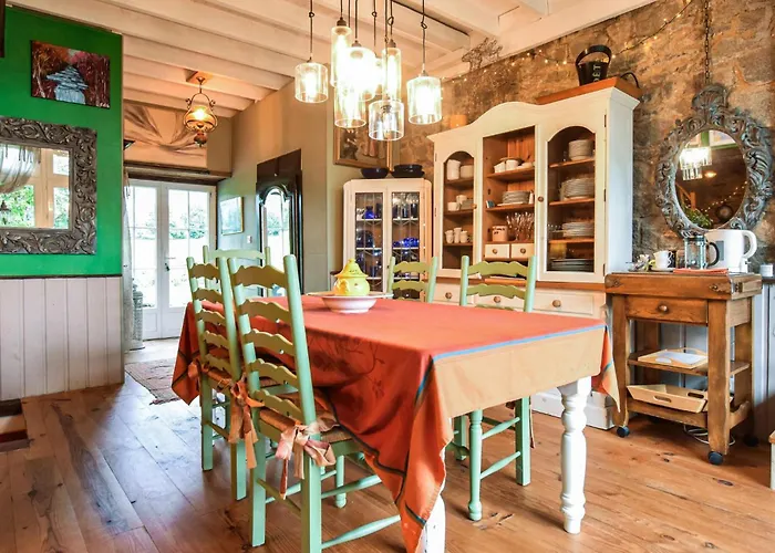 Lovely In * Les Loges-Marchis