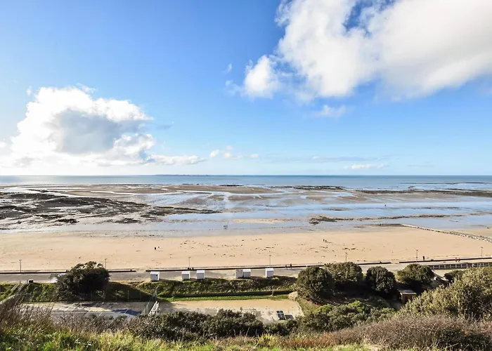 Lovely In * Les Loges-Marchis